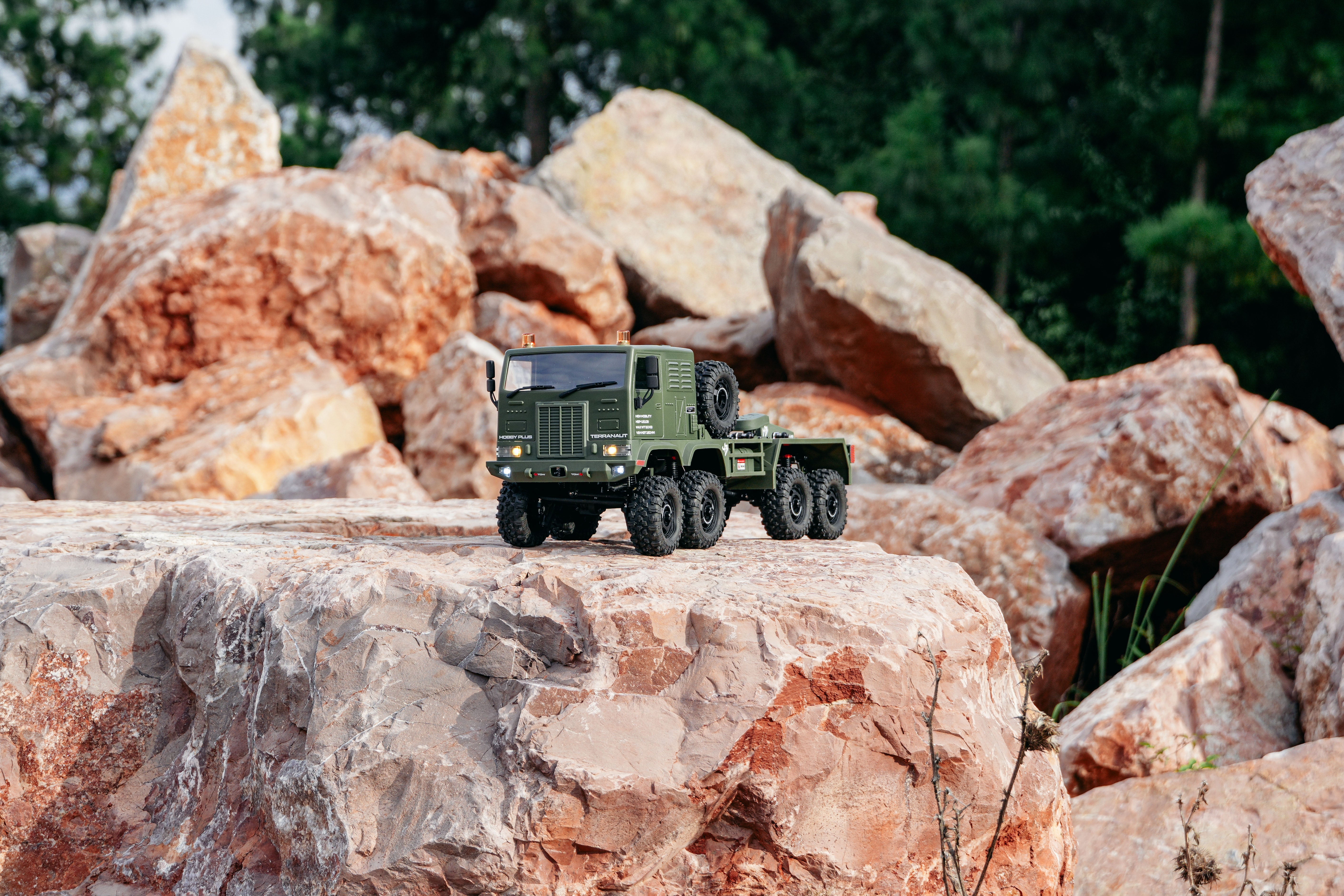 HobbyPlus CR-18P Terranaut 8X8 AWS RC Crawler