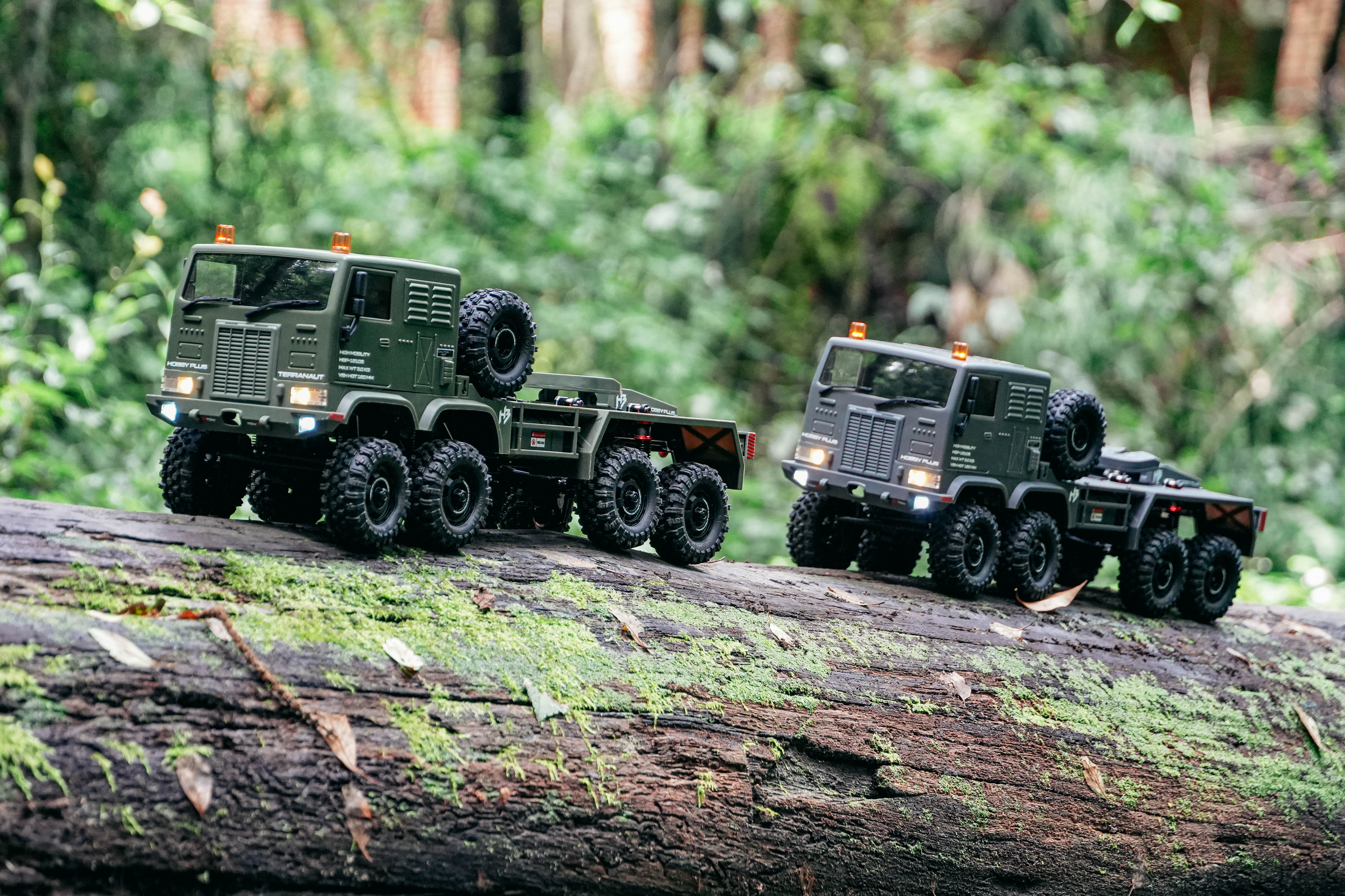 HobbyPlus CR-18P Terranaut 8X8 AWS RC Crawler