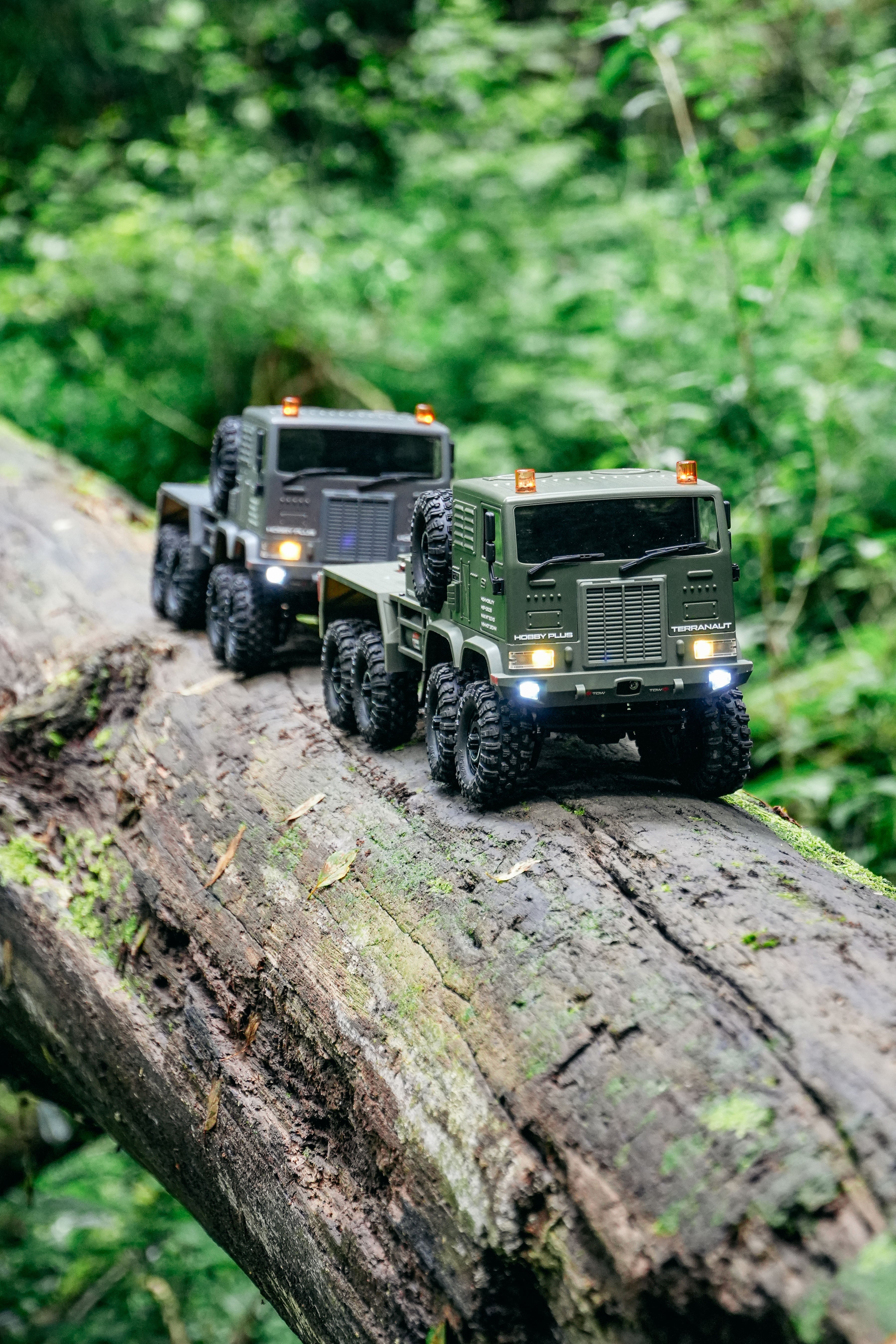 HobbyPlus CR-18P Terranaut 8X8 AWS RC Crawler