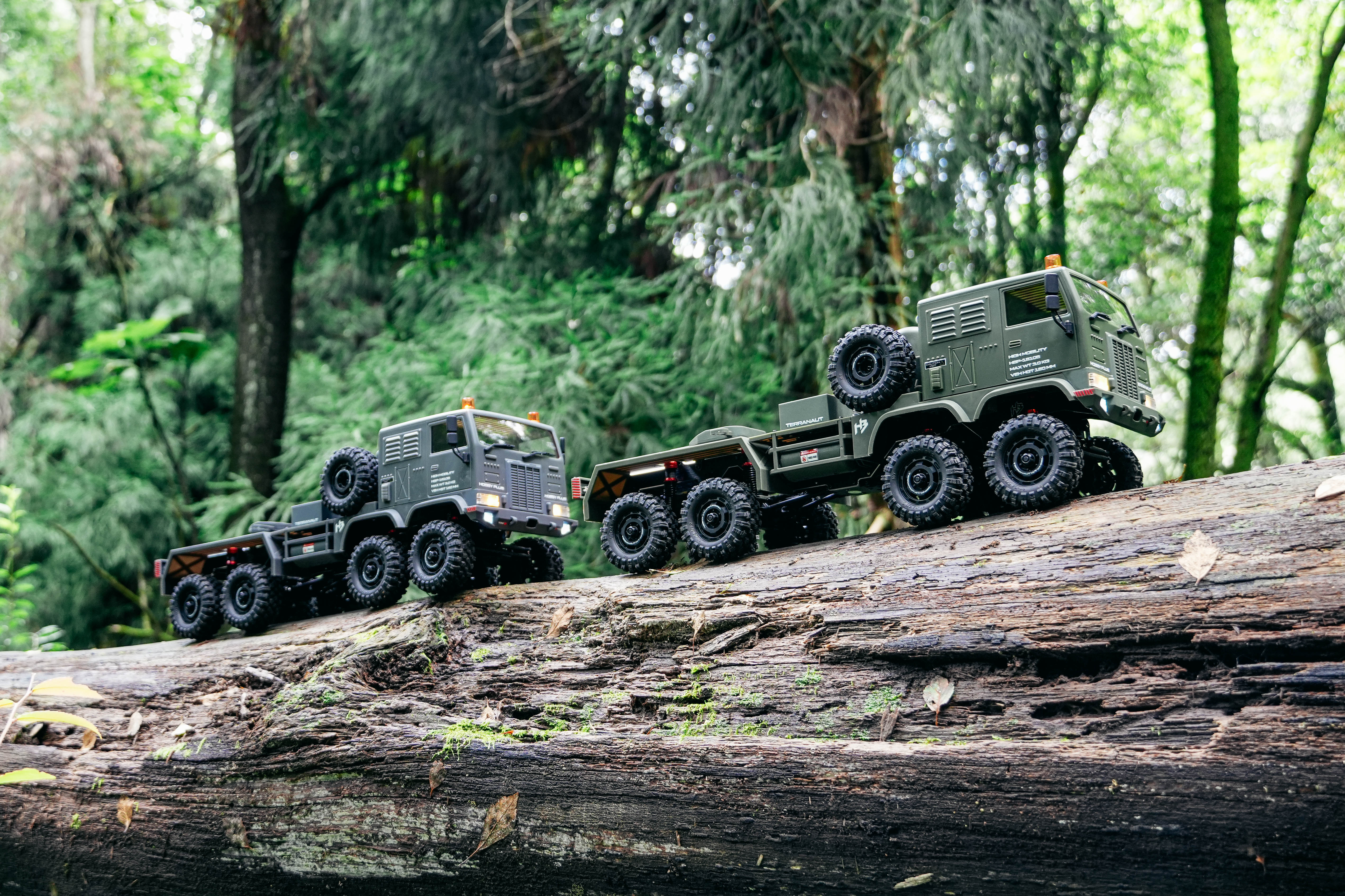 HobbyPlus CR-18P Terranaut 8X8 AWS RC Crawler