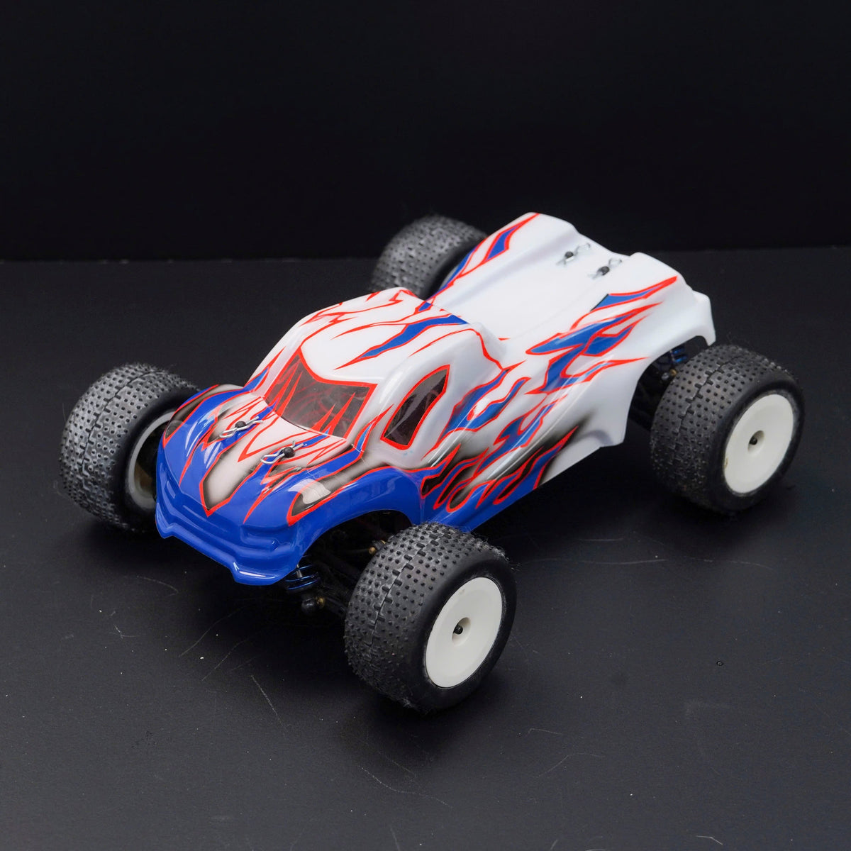 RADIANZ Team Associated RC18T Kyro Airbrush Lexan Body – Orin – Direct RC